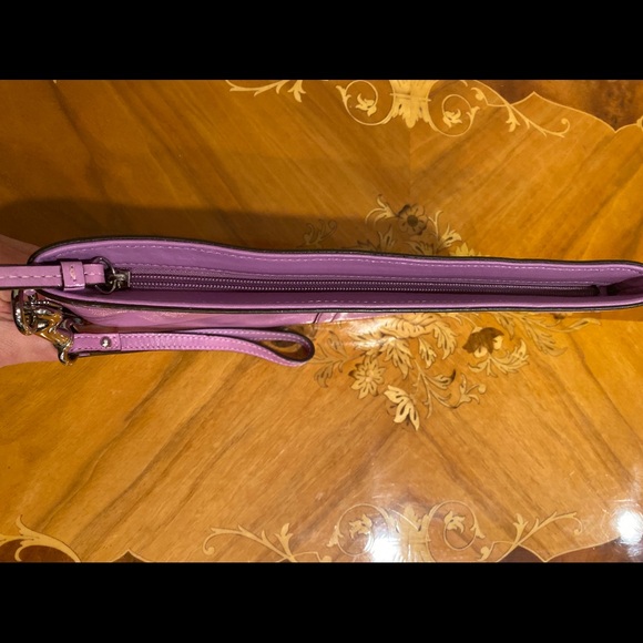 Authentic COACH Wristlet Lavender Leather. - Picture 4 of 8